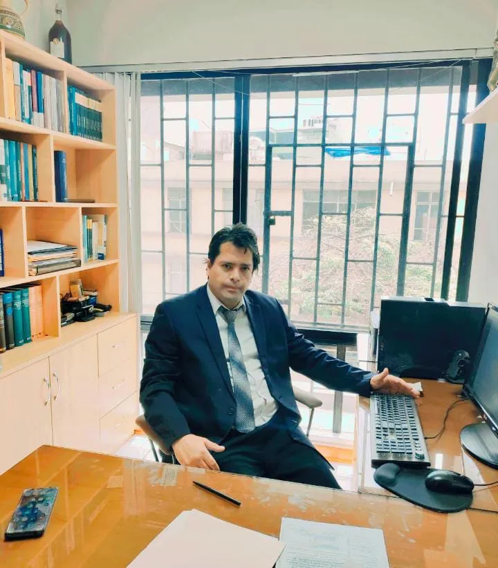 Heinz Carlos Acosta Serra, abogado especialista en derecho administrativo en Lima